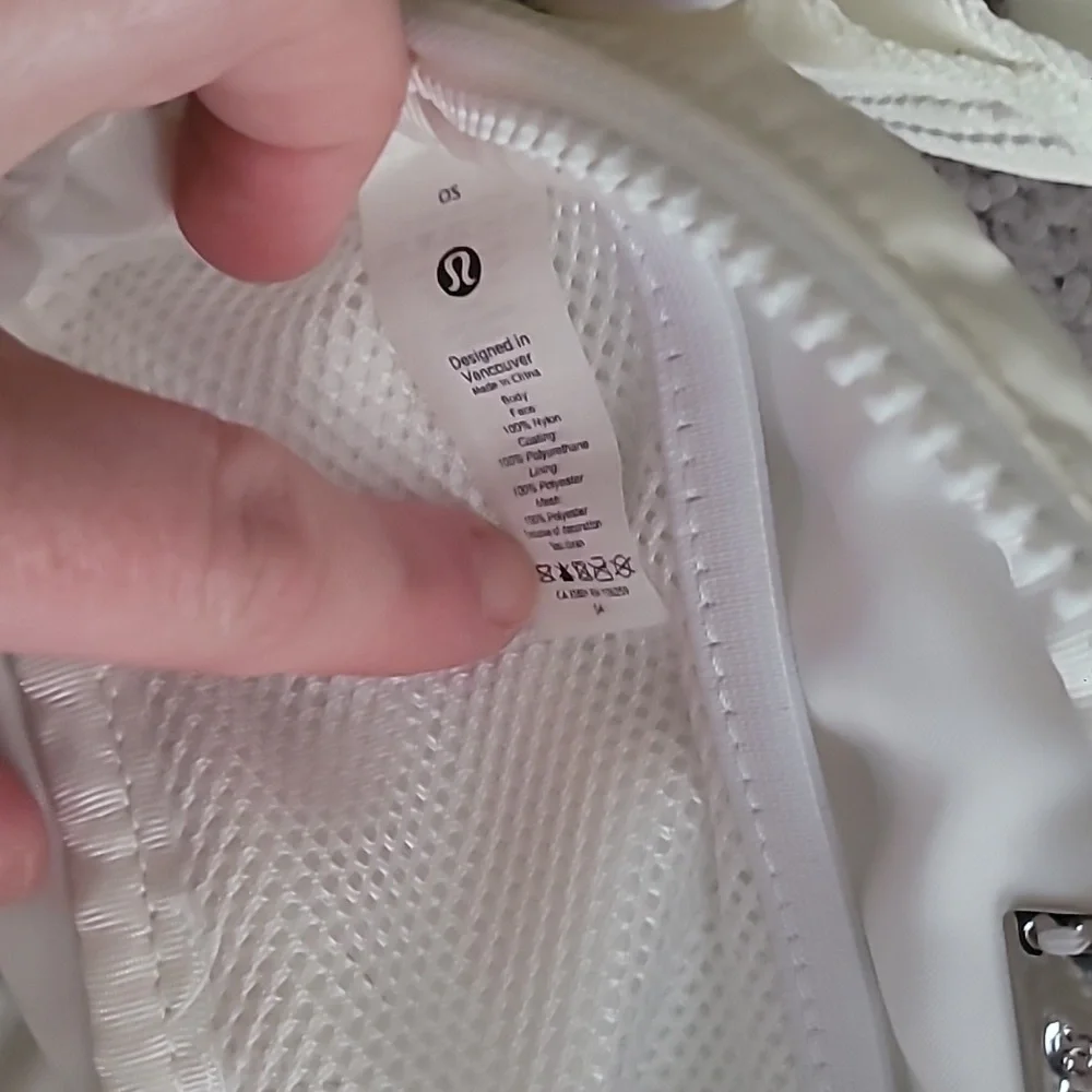 Lululemon Everywhere Belt Bag - White Opal - Excellent condition - Picture 6 of 7